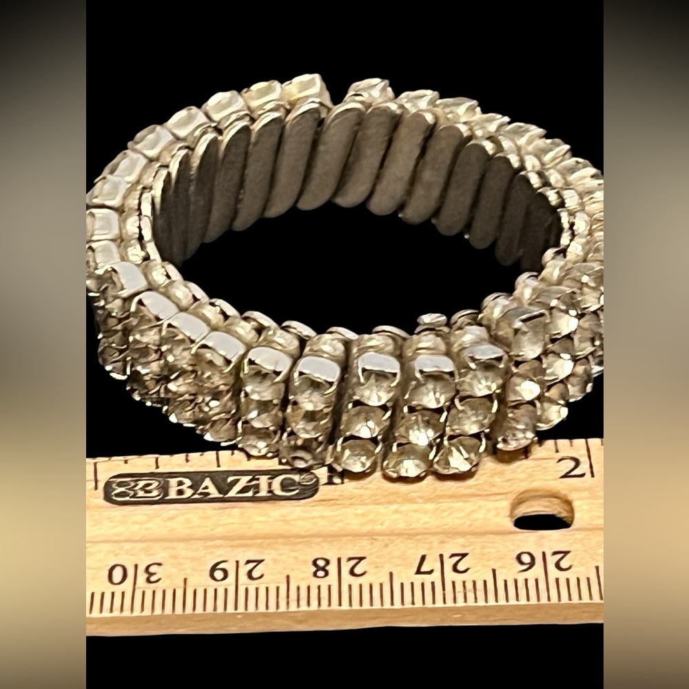 Vintage Rhinestone expansion bracelet made in Japan - Picture 7 of 9